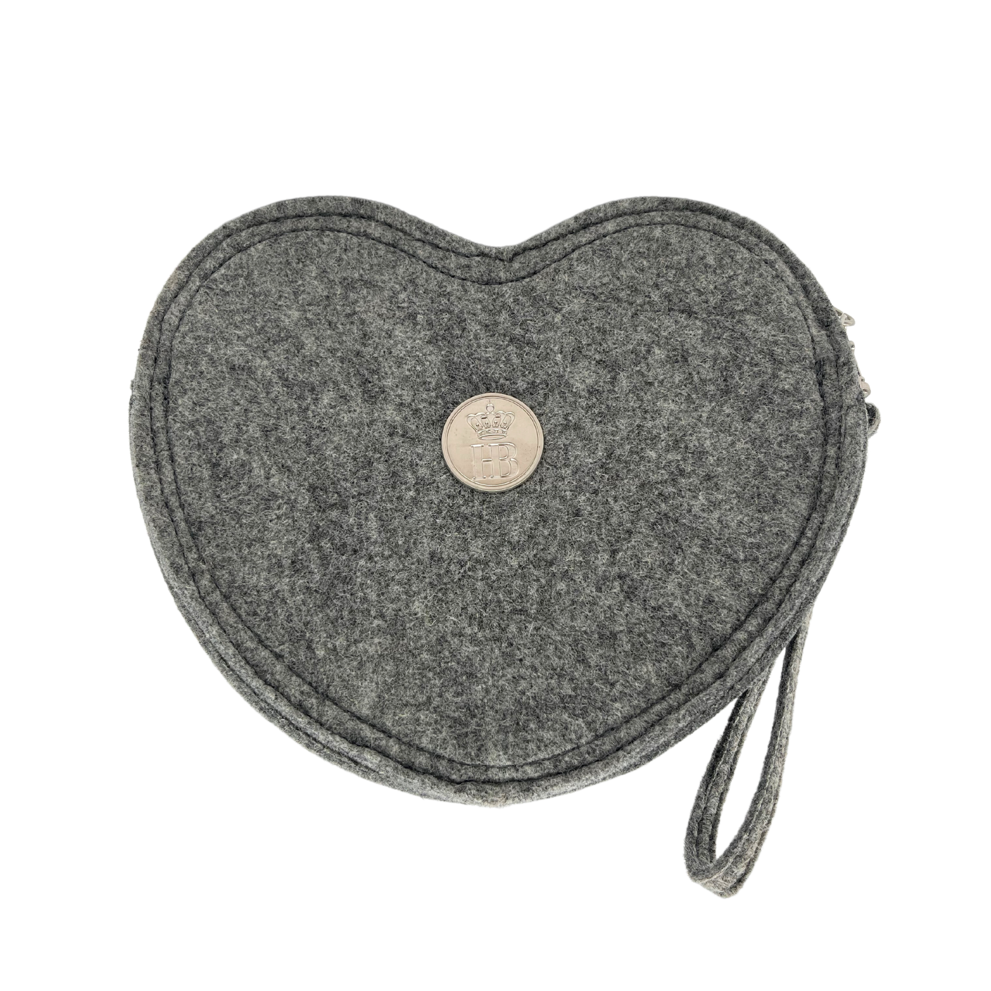 Herzförmige graue Filztasche mit Reißverschluss und HB-Logo-Knopf.