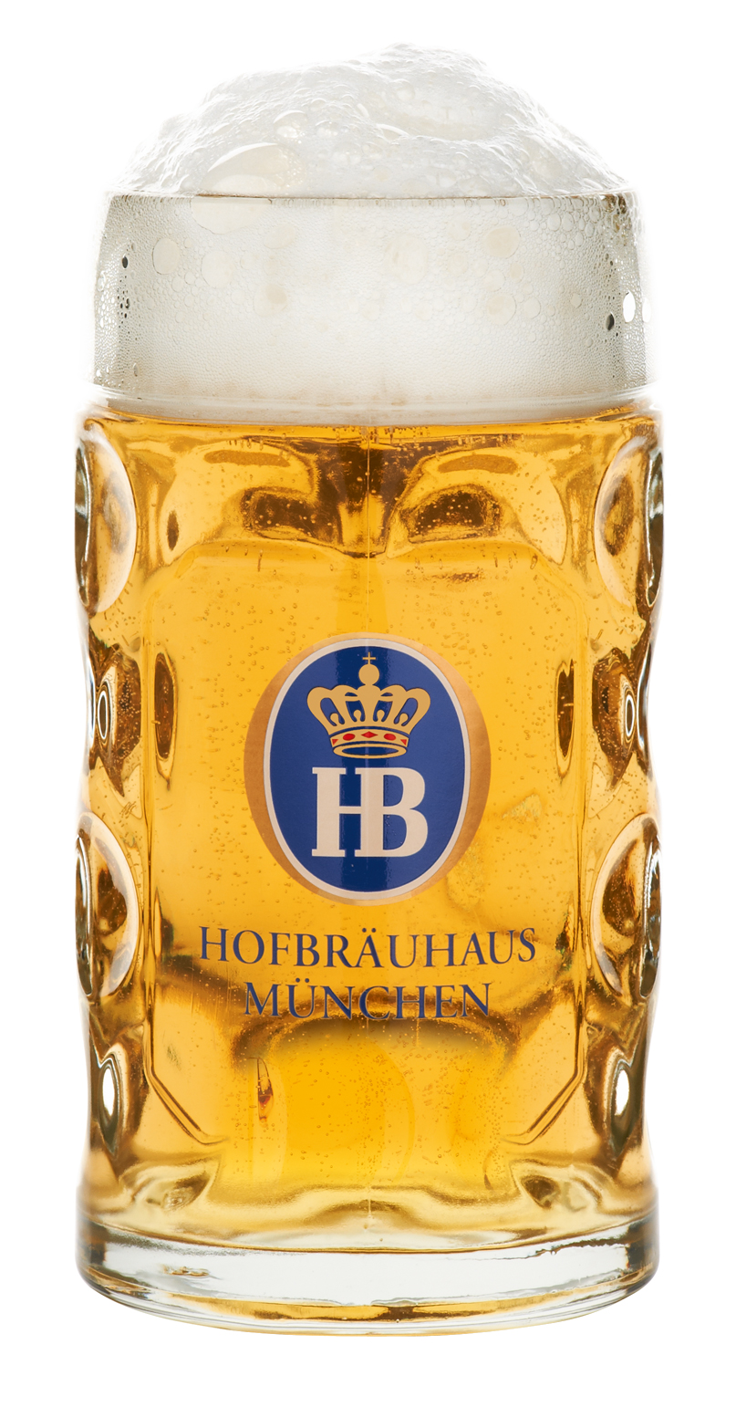 Maßkrug gefüllt mit Bier, Schaumkrone oben, mit Hofbräuhaus München-Logo auf der Vorderseite.