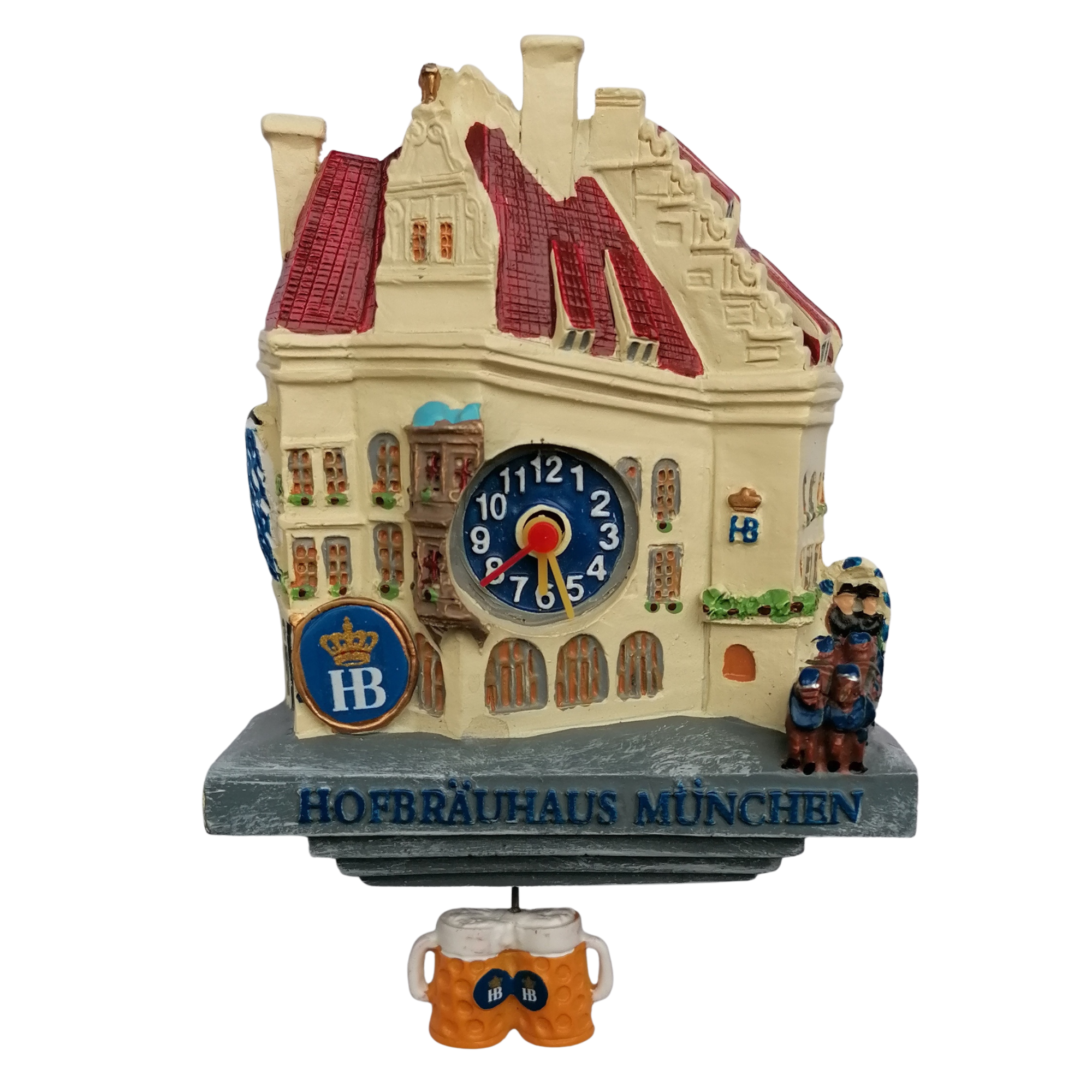 Kuckucksuhr in Form des Hofbräuhaus München: detailreich gestaltetes Gebäude mit rotem Dach, Uhr in der Mitte, Hofbräuhaus-Logo und zwei Bierkrügen als Pendel.