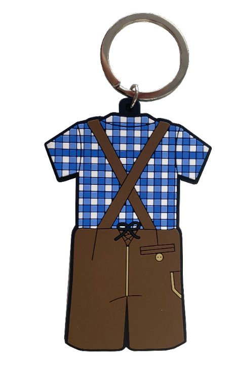 Schlüsselanhänger in Form einer bayerischen Lederhose mit blau-weiß kariertem Hemd, Rückansicht mit überkreuzten Hosenträgern