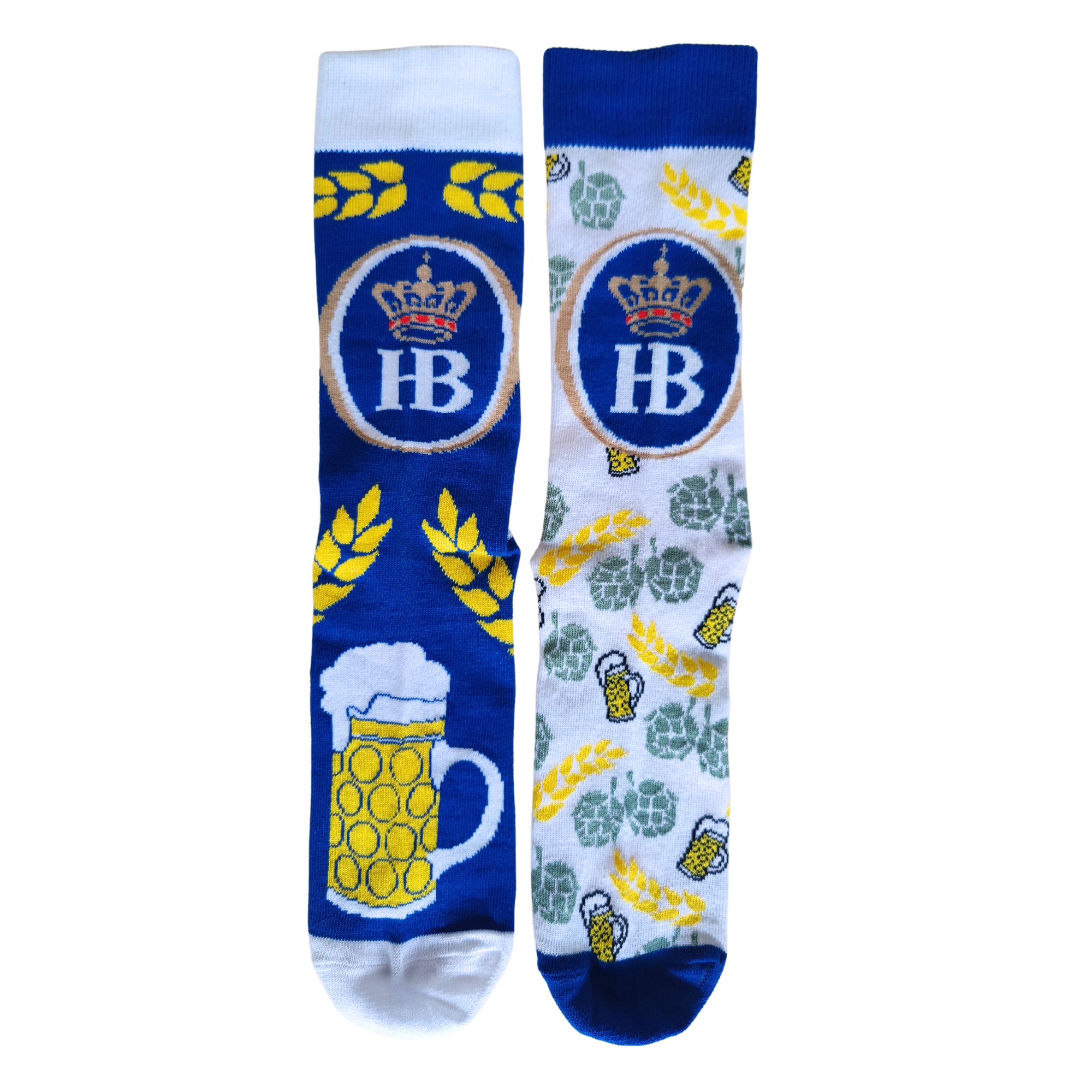 Zwei unterschiedlich gestaltete Socken mit HB-Logo, Bierkrug, Hopfendolden und Ähren